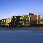 Days Inn by Wyndham Panama City Beach/Ocean Front