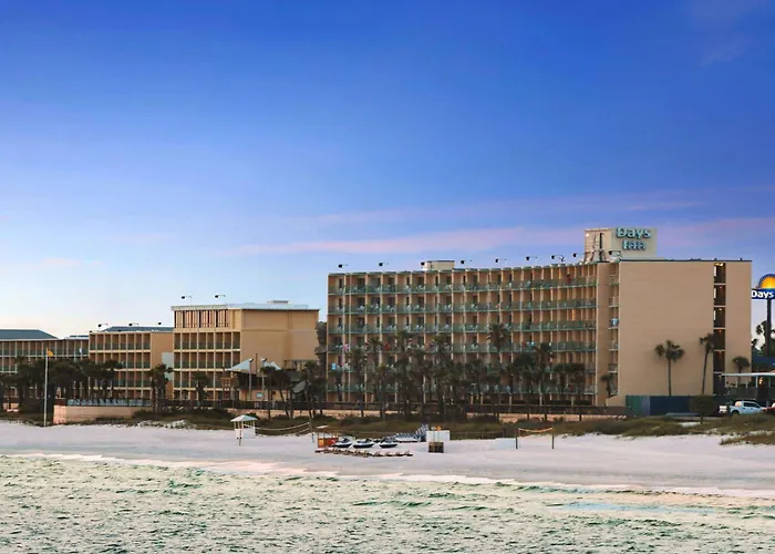 Days Inn by Wyndham Panama City Beach/Ocean Front