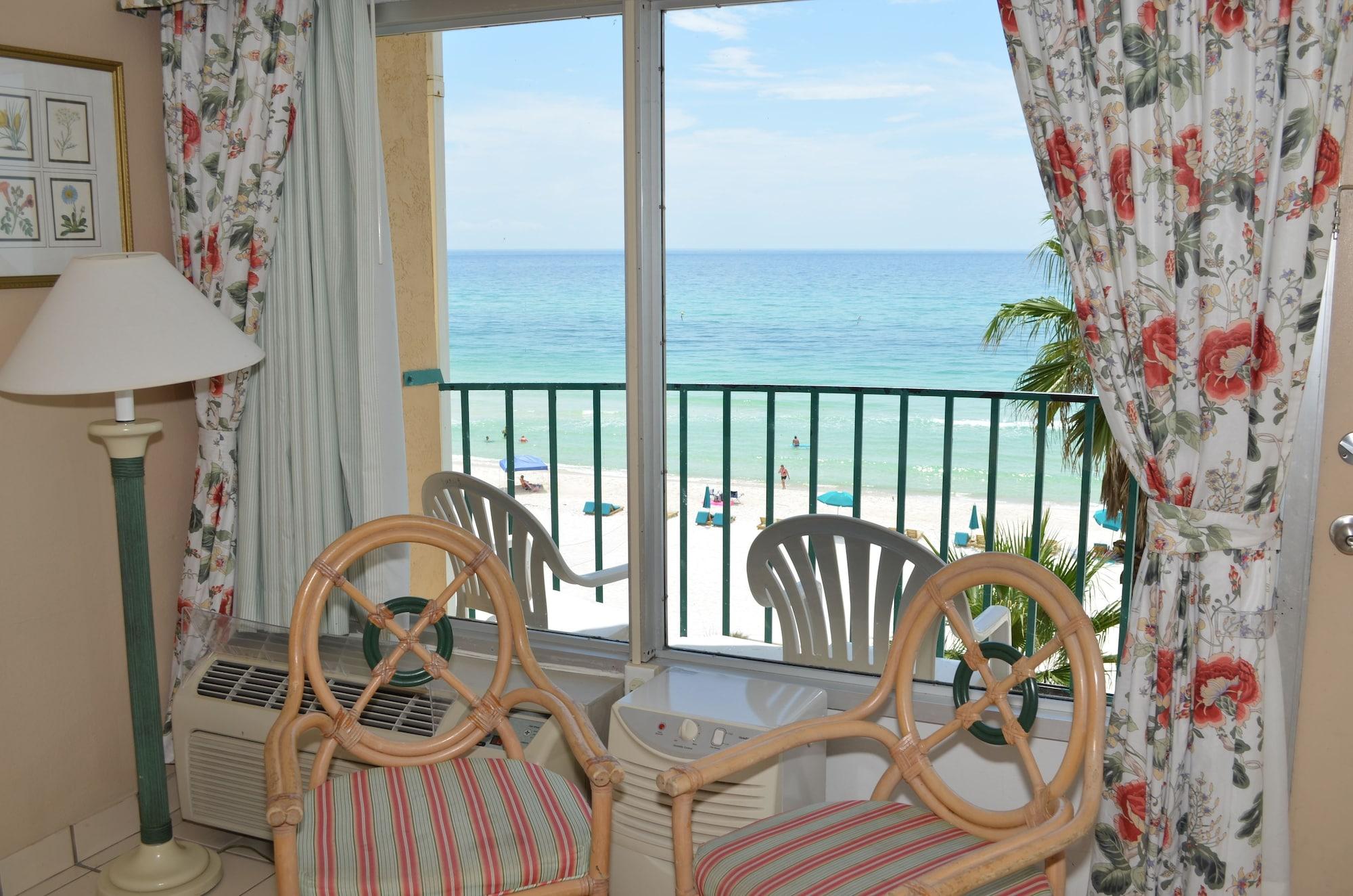 Days By Wyndham Panama Beach/ocean Front