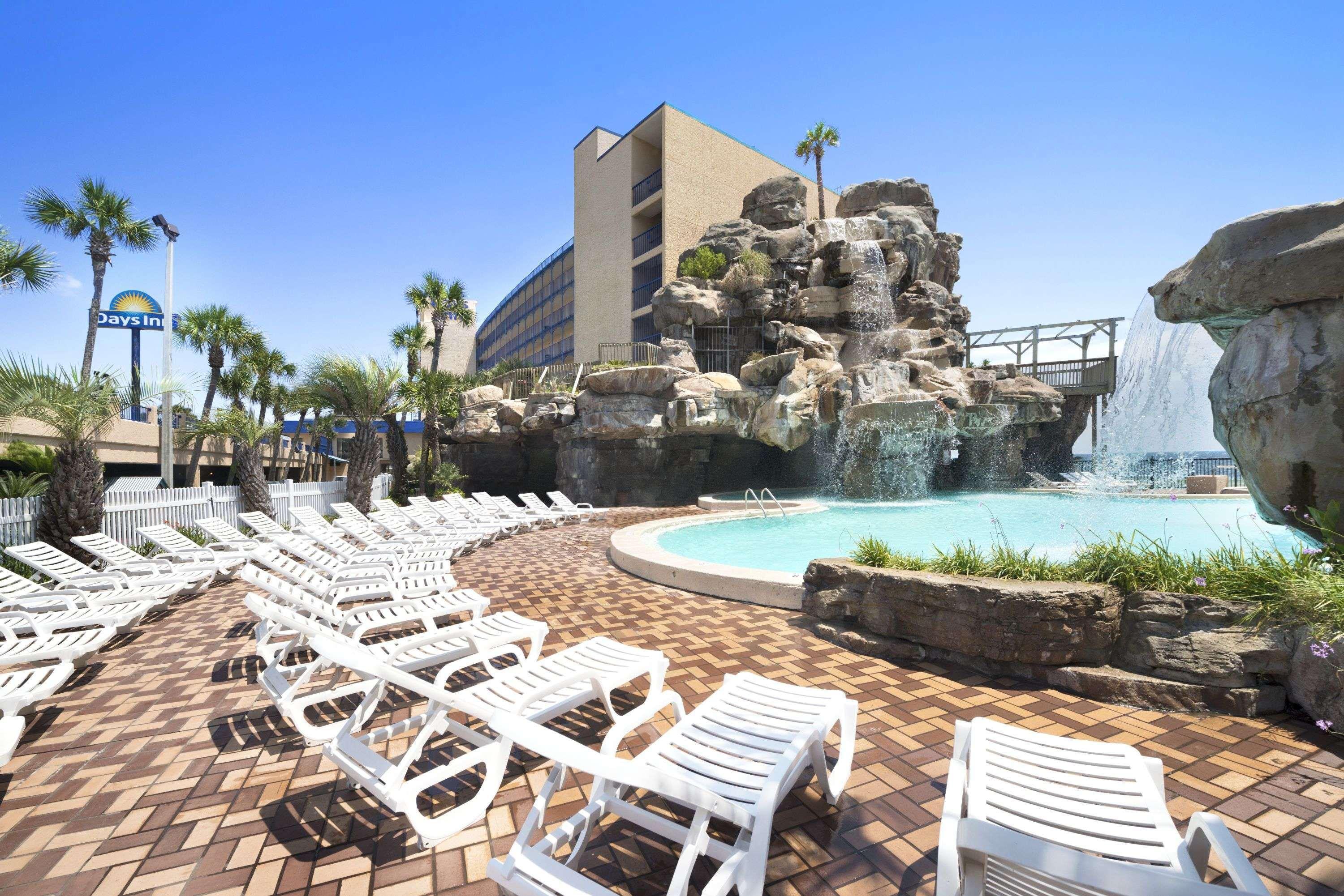 Days By Wyndham Panama Beach/ocean Front Panama City Beach