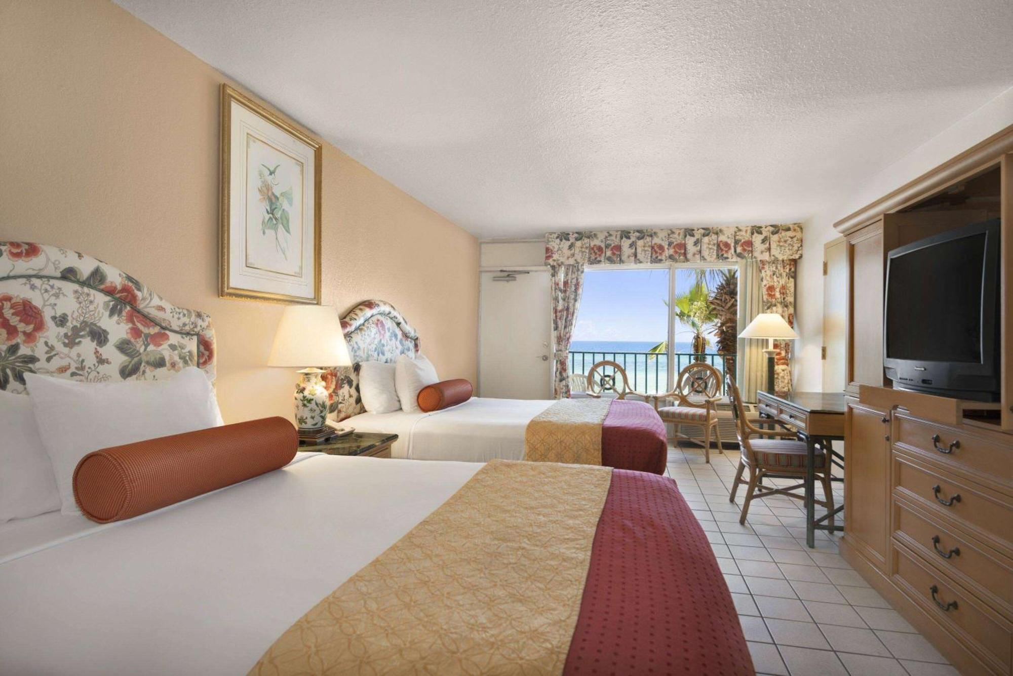 Days By Wyndham Panama Beach/ocean Front Panama City Beach