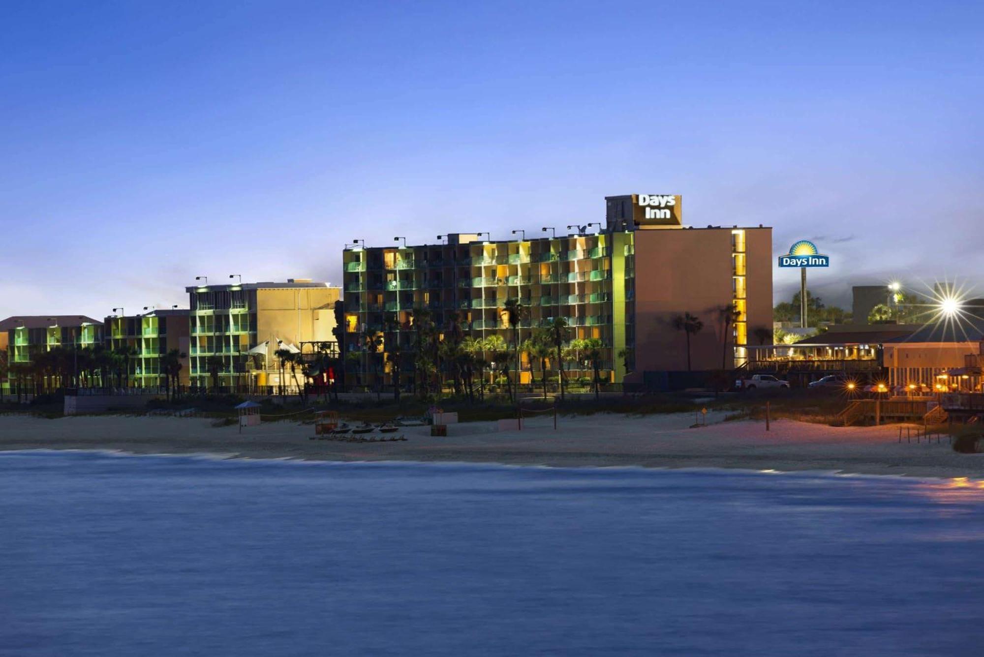 Days By Wyndham Panama Beach/ocean Front 3*