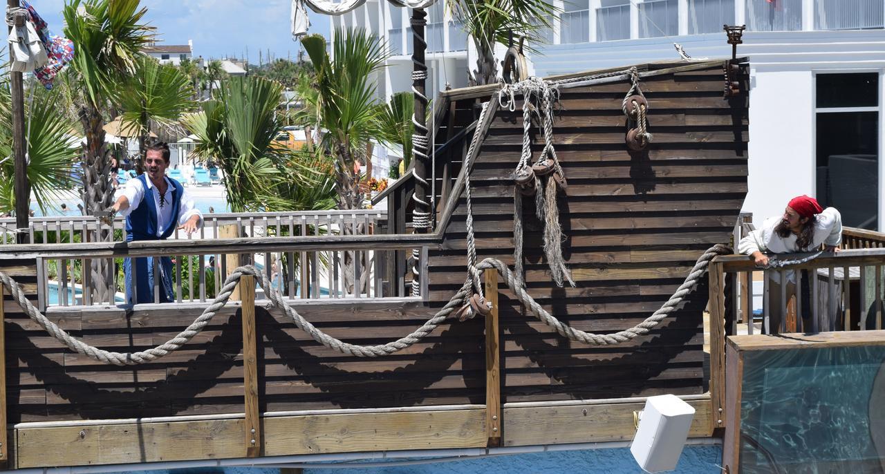 Days By Wyndham Panama Beach/ocean Front