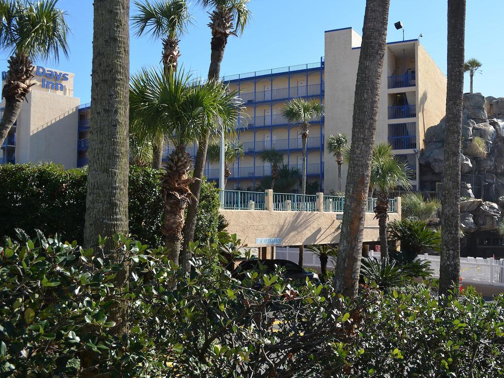 Days By Wyndham Panama Beach/ocean Front Panama City Beach