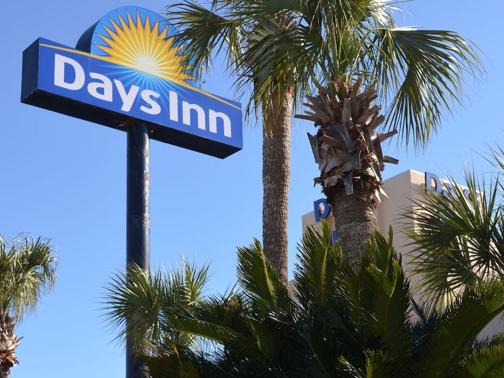 Motel Days By Wyndham Panama Beach/ocean Front