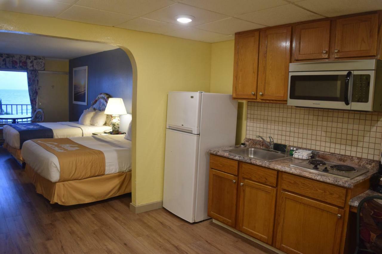 Days By Wyndham Panama Beach/ocean Front Motel