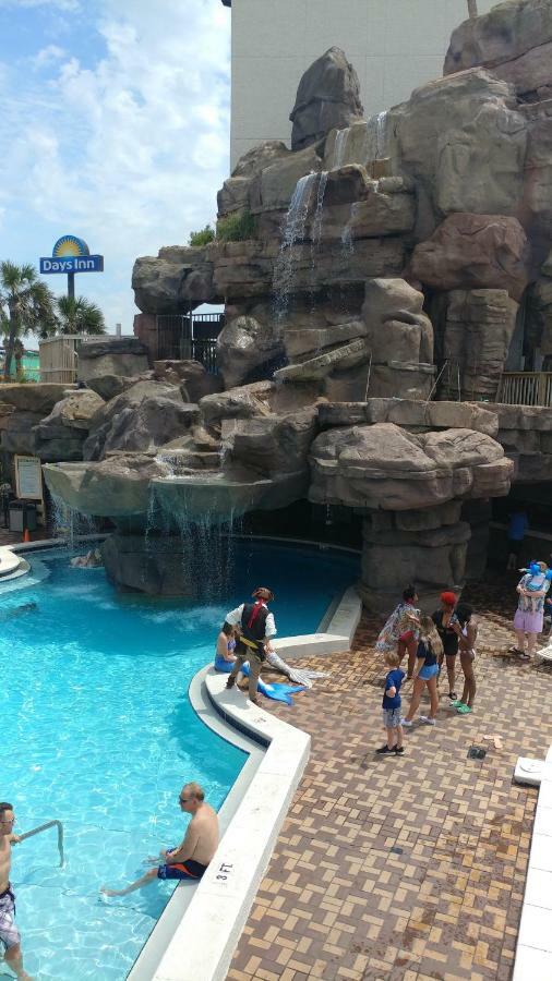 Motel Days By Wyndham Panama Beach/ocean Front Panama City Beach